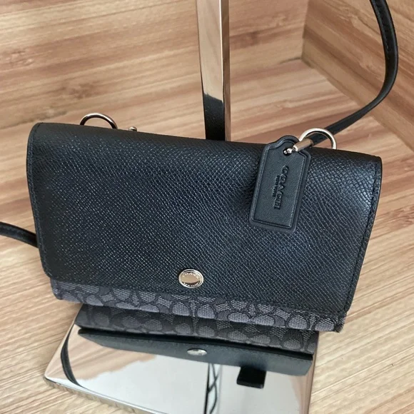 Coach Signature Crossbody Phone Wallet Bag Clutch Black Leather/ Canvas - Picture 6 of 13
